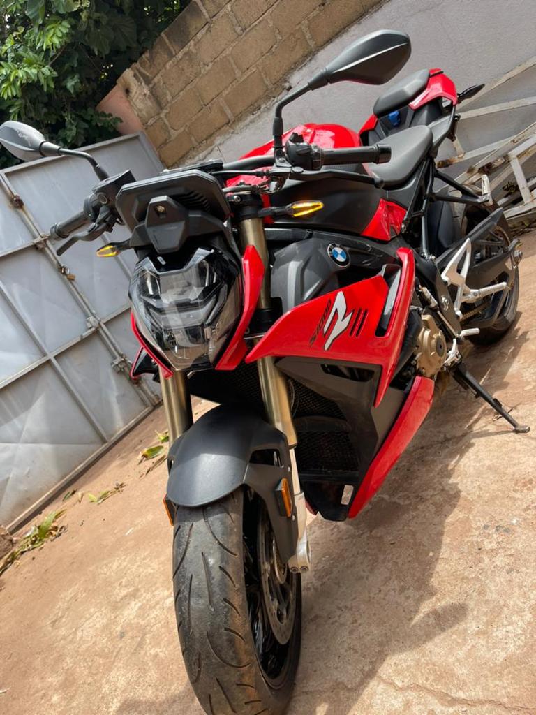 Moto S1000r
