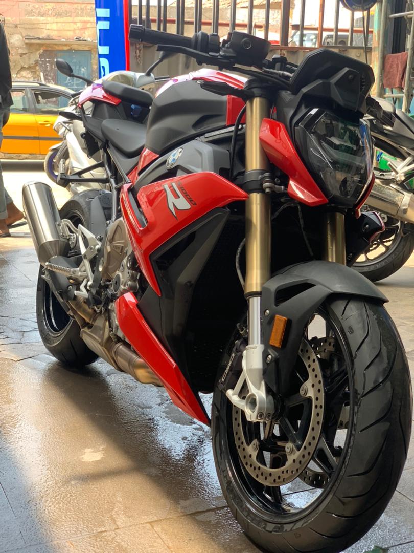 Moto S1000r